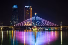 夜间经济“点亮”岘港旅游业：撬动绿色经济的杠杆