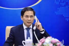 越南外交部部长裴青山与法国欧洲与外交部部长勒德里昂通电话