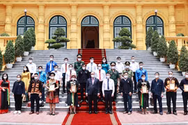 国家主席阮春福会见北江省少数民族代表