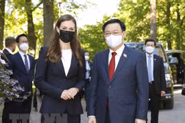 越南国会主席王廷惠圆满结束出席第五次世界议长大会、访问欧洲议会、比利时和芬兰之行