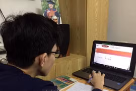 财政部建议向贫困学生提供贷款用于购买服务在线学习的电脑和学习用具