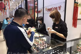 13日上午越南国内市场黄金价格每两约5500万越盾 