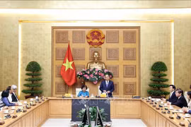 越南政府总理阮春福会见武阿丁助学基金会代表