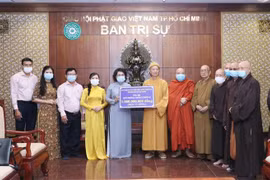 越南佛教协会胡志明市分会为购买新冠疫苗提供援助