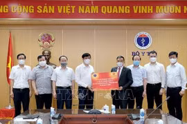 Vingroup捐赠总值达2000万美元的30台呼吸式新冠病毒检测仪