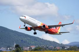 新冠肺炎疫情：越捷航空准许乘坐往返广宁省云屯机场的乘客改期退票