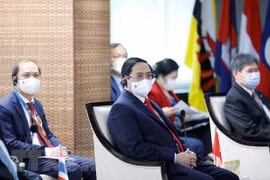 越南政府总理范明政圆满结束赴印尼出席东盟领导人会议之行