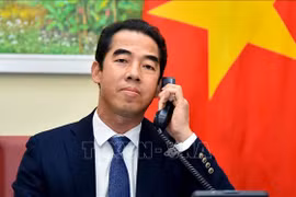 外交部副部长苏英勇与英国外交部亚洲事务国务大臣奈杰尔·亚当斯通电话