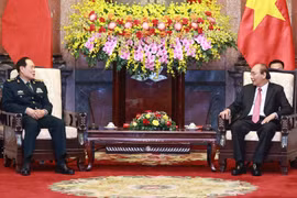 越南国家主席阮春福会见中国国防部部长魏凤和