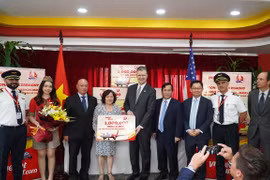 越捷航空为美国和欧洲人民赠送100万只口罩的旅程