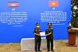 签署寻找在柬埔寨牺牲的越南烈士遗骨的合作协议