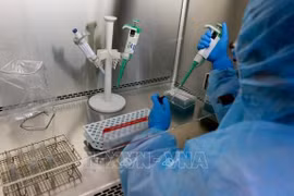 美国驻越南大使馆向越南国防部捐赠Covid-19实验室设备