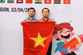 河静省两名初中一年级学生在泰国国际数学竞赛中获得铜牌