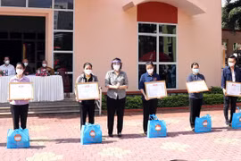 胡志明市对援助抗疫的宗教志愿者表达感恩之心