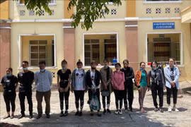 高平省截获12名企图越境人员
