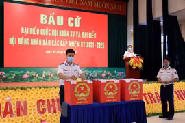 为长天在海上工作提前举行国会和议会代表选举
