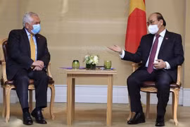 国家主席阮春福会见智利卫生部部长帕里斯
