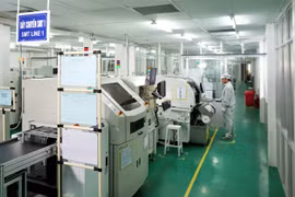 在二号高新技术工业园区投资的10家投资商年均营业额超6万亿越盾