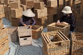 河内市手工艺村开始恢复生产
