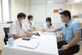 240余名志愿者在Nano Covax疫苗三期人体试验接受注射