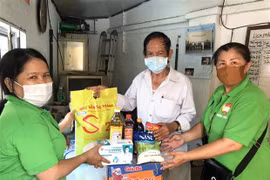 胡志明市受疫情影响的36.5万人得到援助