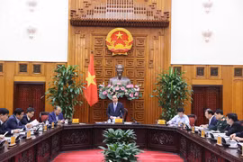 阮春福总理：国家财政预算内中期投资资金须集中投入重要基础设施建设 