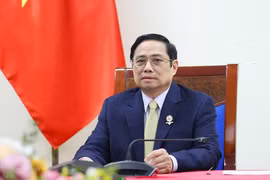 越南政府总理范明政与英国首相约翰逊通电话