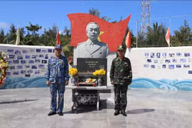 长沙群岛上武元甲大将的尊严雕像