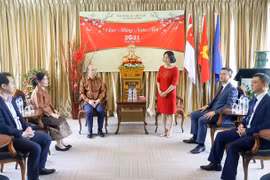 老挝驻新加坡大使馆向越南驻新加坡大使馆致以新春祝福