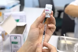 新冠肺炎疫情：5月27日下午为北江和北宁两省工人接种新冠疫苗