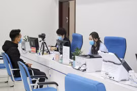 广宁省建设为人民服务的行政事业 