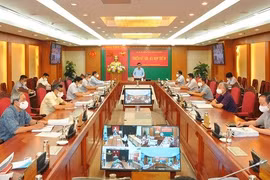 原河内市主席阮德钟对市人民委员会党组干事会的违法违规行为承担主要责任