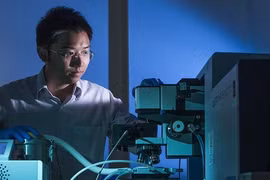 在澳的越南青年科学家荣获2021年金球科技奖