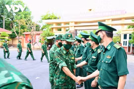 越南人民军来自人民，服务人民 