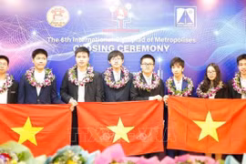 河内学生在IOM奥林匹克竞赛上获得团队二等奖