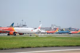 越南航空局建议限制从胡志明市飞往河内旅客量 最多每日1700座
