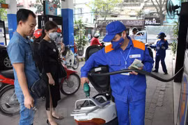 越南汽油零售价每公升上调近200越盾