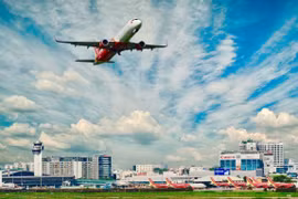 国际商业航班重启：旅游航空业的出路