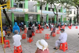 8月14日越南报告新增9716例确诊病例较昨日增加560例