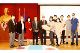 越南革命新闻日96周年纪念仪式在法国和俄罗斯举行