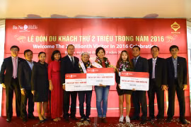 岘港市巴拿山旅游区已喜迎第200万名游客（图片来源：ngld.com.vn)