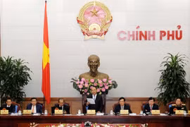 阮春福在会上致辞。