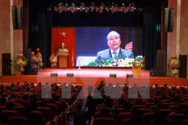 越南政府总理阮春福在纪念典礼上发言。