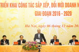 越南政府总理阮春福在会议上发表讲话