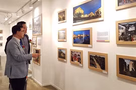 越南世界遗产摄影图片展在韩国首尔举行。