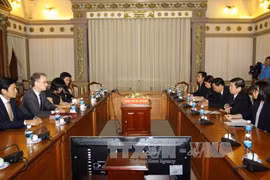 胡志明市领导会见美国拉斯维加斯金沙集团（图片来源：越通社）