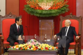 阮富仲总书记会见日本新任驻越南大使梅田邦夫。（图片来源：越通社）