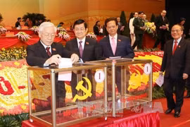 现任越共中央总书记阮富仲是180名中央委员之一。