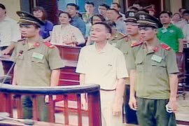 在法庭上的被告人阮廷玉（图片来源：sggp.org.vn）
