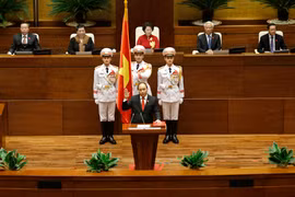 越南政府总理阮春福宣誓就职（图片来源：越通社）